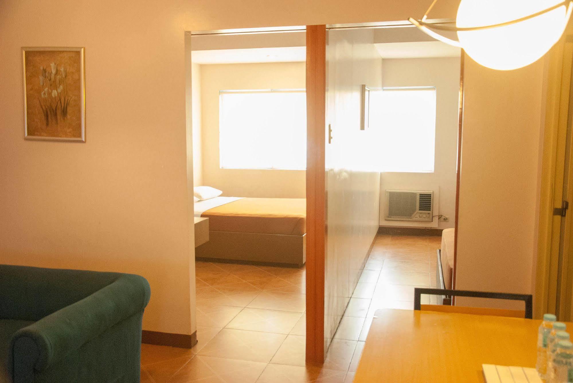 Zen Rooms Basic La Paz ماكاتي المظهر الخارجي الصورة