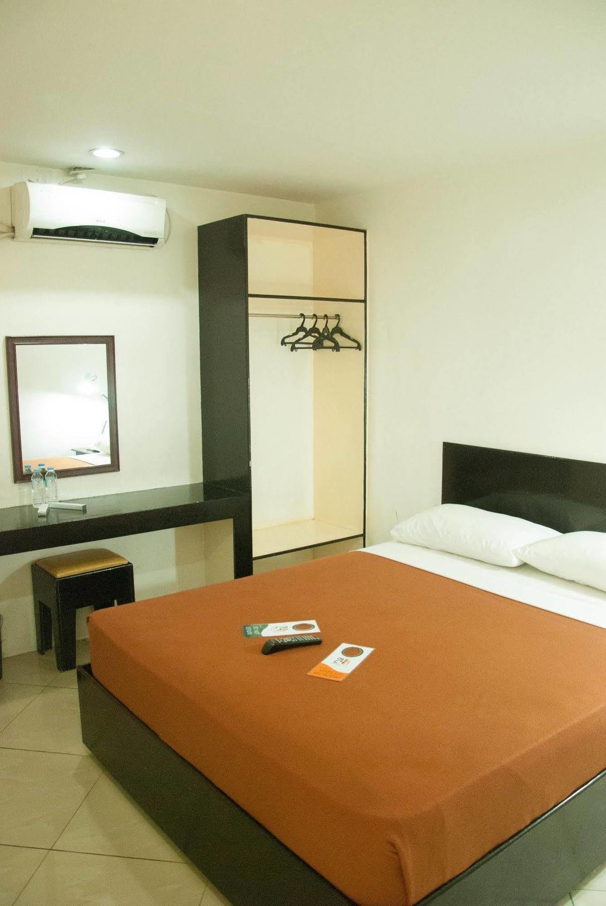 Zen Rooms Basic La Paz ماكاتي المظهر الخارجي الصورة