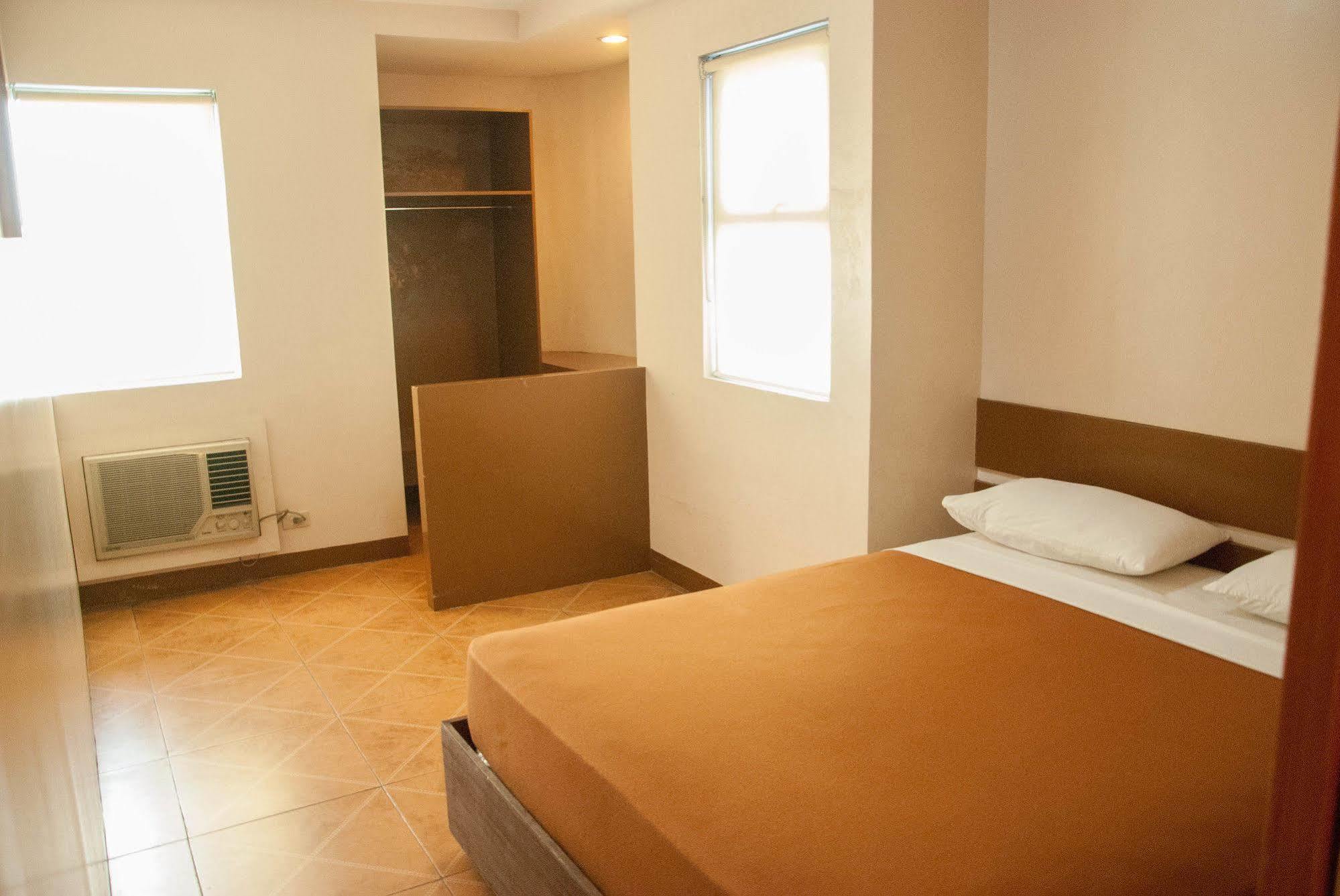 Zen Rooms Basic La Paz ماكاتي المظهر الخارجي الصورة