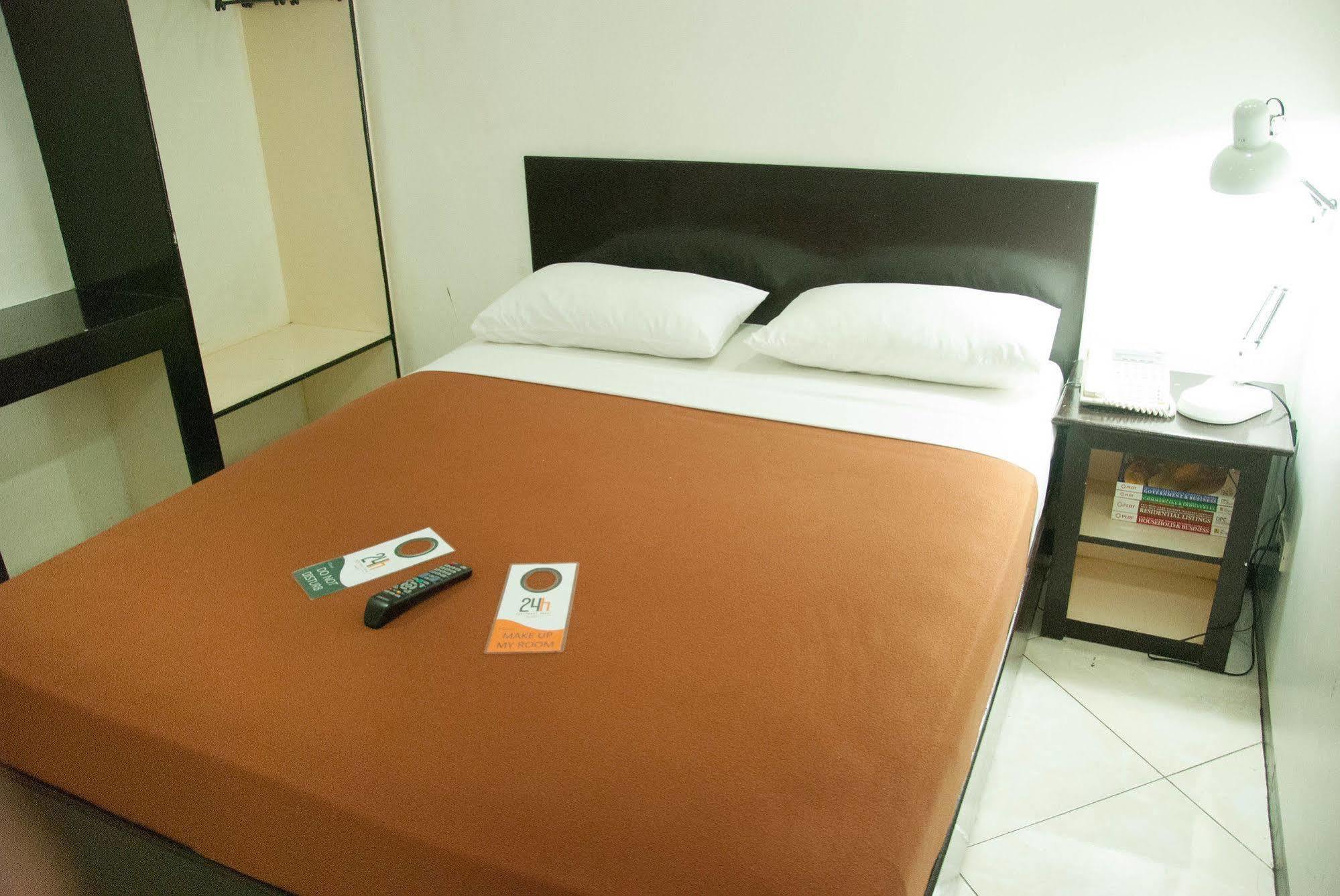 Zen Rooms Basic La Paz ماكاتي المظهر الخارجي الصورة